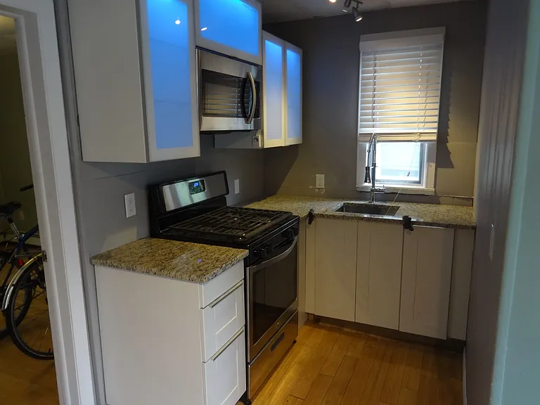 48 America St #1R — Photo 4
