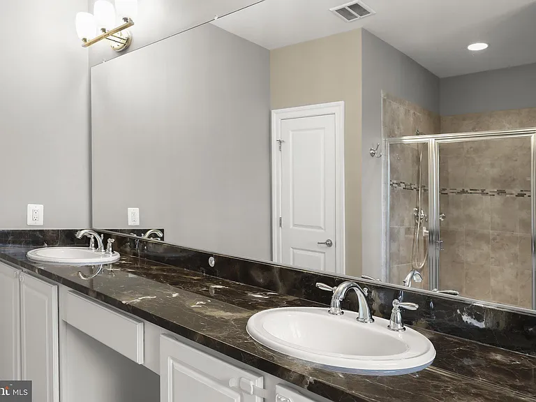 11426 Ellington St — Photo 35