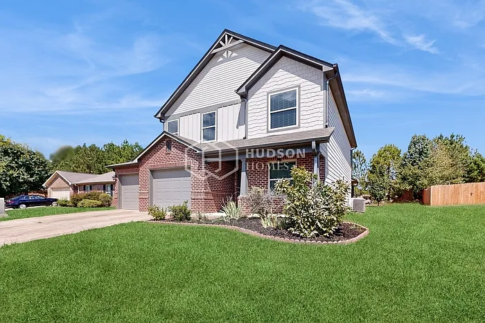 108 Hollow Ct — Photo 2
