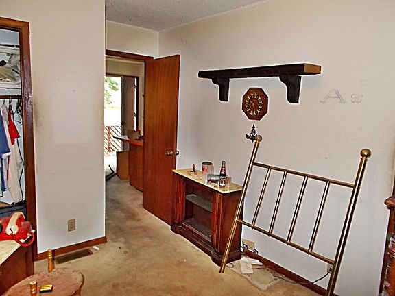 4th image of 3209 Lake Place Dr