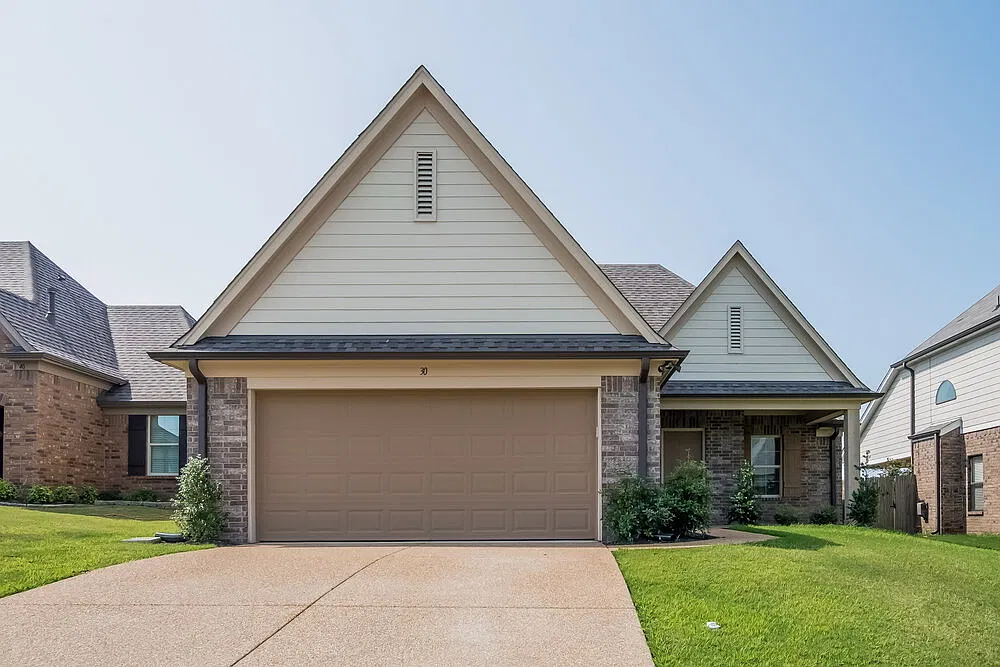 4 bed, 2.5 bath, 1900 sqft, $2,760 — Photo 1