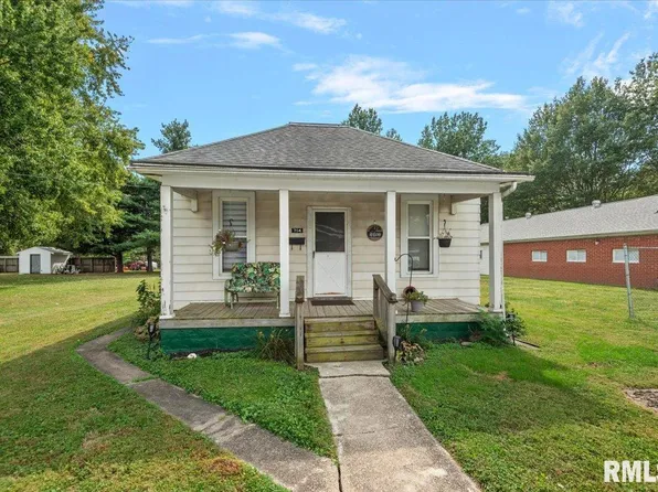 714 E Thompson St, Taylorville, IL 62568