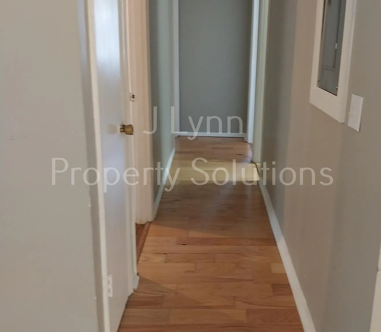 3 bed, 1090 sqft, $1,400 — Photo 4