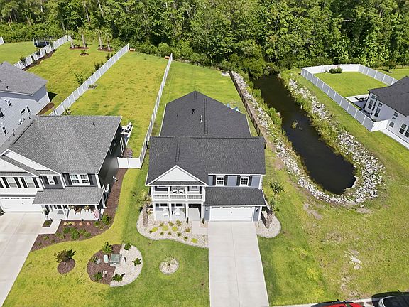5th image of 450 Rose Fountain Dr.