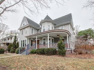103 N New St, Champaign, IL 61820