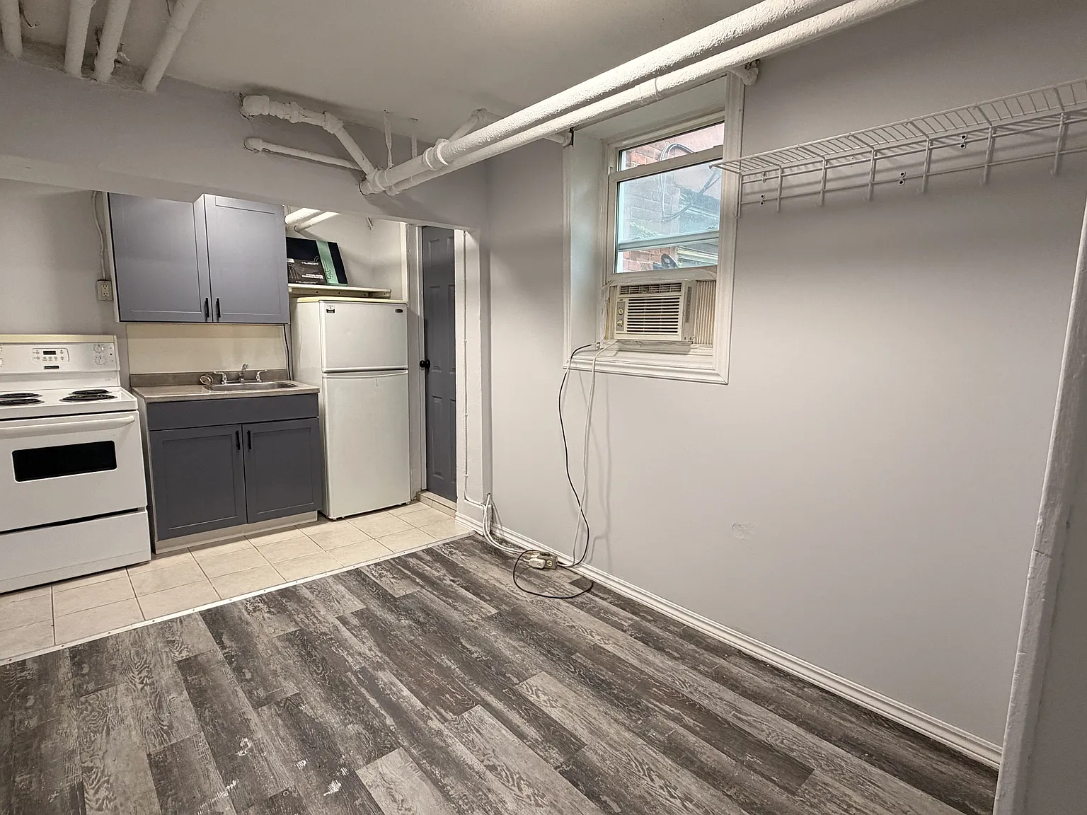 Studio, $850 — Photo 1