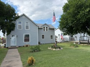 305 E 13th St, Russell, KS 67665