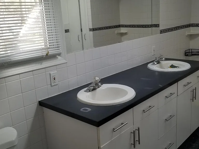 One of 2 baths