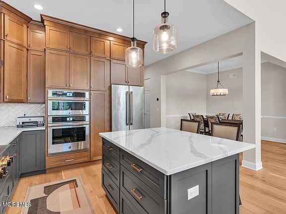 5th image of 127 Grandview Circle
