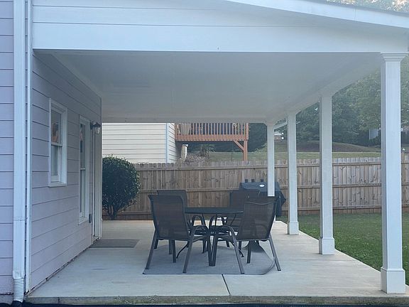 3rd image of 138 McCook Way NW