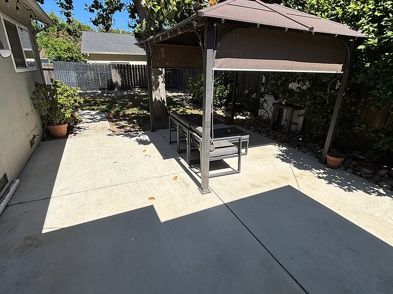 1348 Holt St — Photo 18
