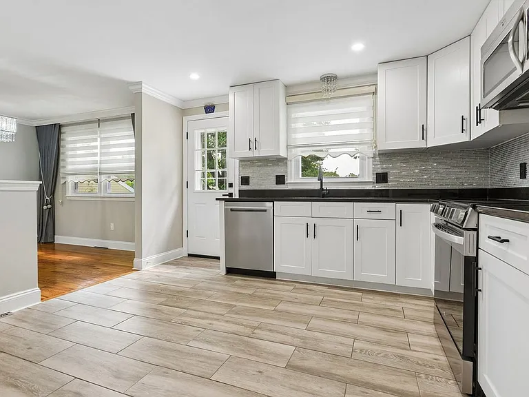122 Upper State St — Photo 9