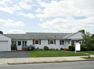 374 Eaton St, Providence, RI 02908