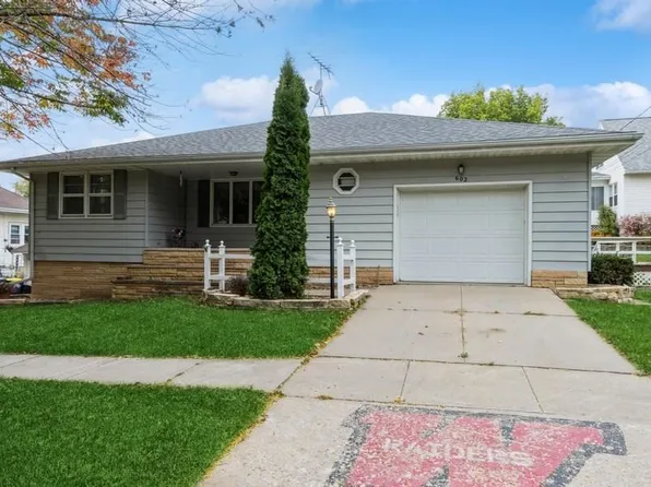 602 W Walnut St, Williamsburg, IA 52361