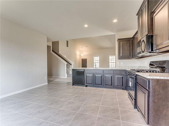 4th image of 12512 NW 139th Ter