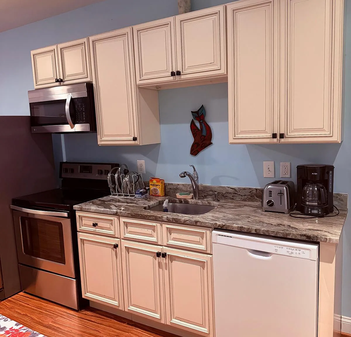 1 bed, 1000 sqft, $1,700 — Photo 1