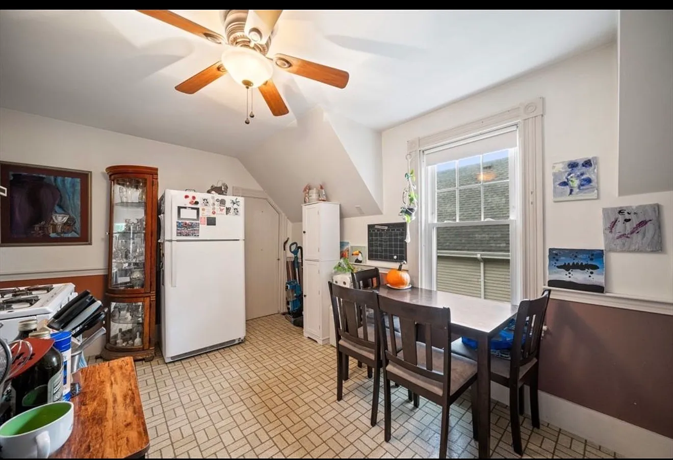 2 bed, 1000 sqft, $2,200 — Photo 4