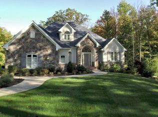 1913 Stone Ridge Dr, Hinckley, OH 44233