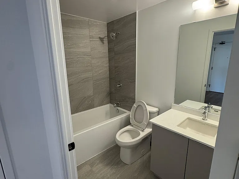 2075 Lakeshore Rd #311 — Photo 5