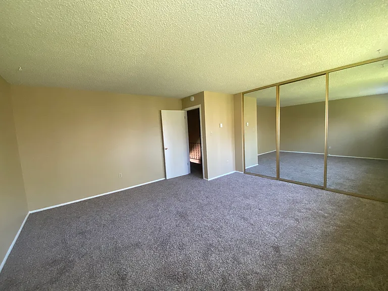 464 Smithridge Park — Photo 6