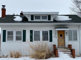 605 Adams St, Gillespie, IL 62033