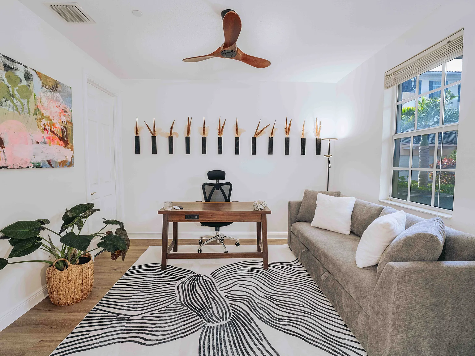 3 bed, 2000 sqft, $4,900 — Photo 3