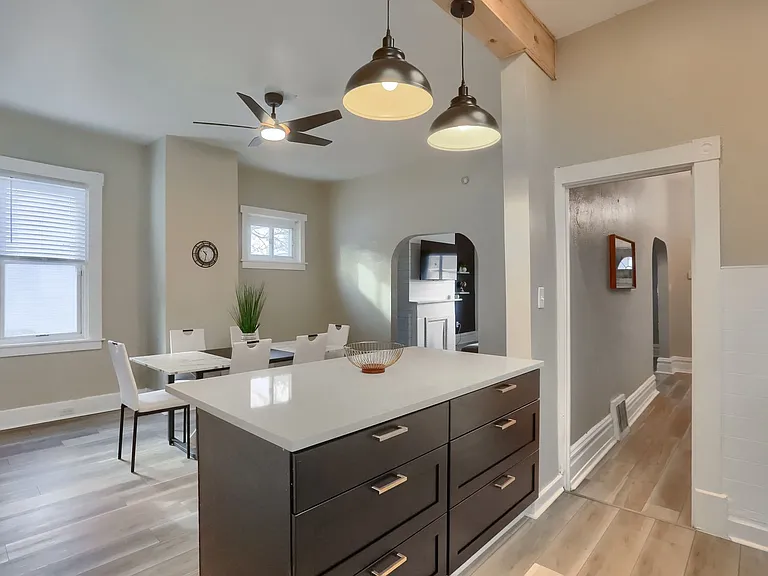 513 Grace St — Photo 18