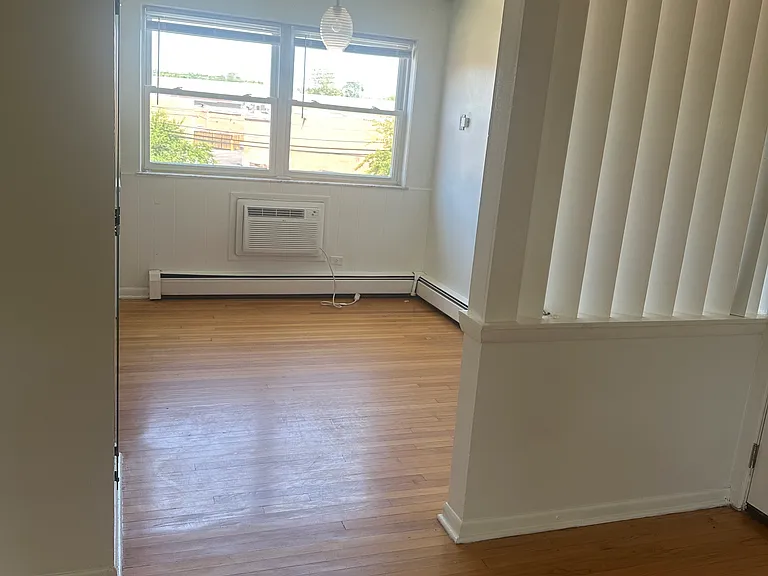 568 Pershing Ave #E — Photo 4