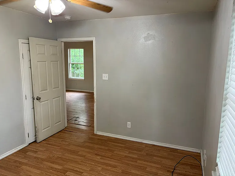 1911 Cherry St — Photo 6
