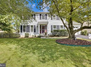 1118 Artic Quill Rd, Herndon, VA 20170