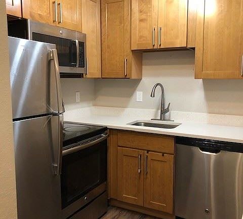4th image of 12527 Roosevelt Way NE APT 106