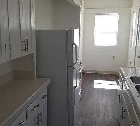 5th image of 922 Nolden St
