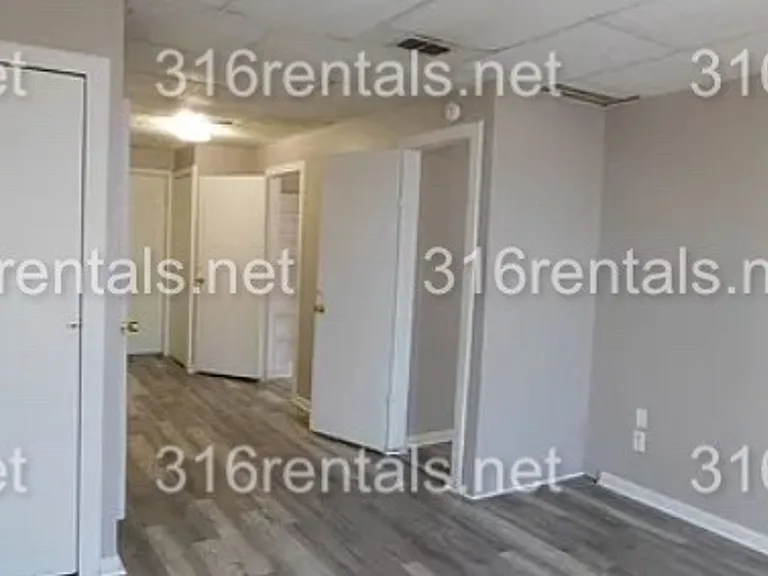 School Apartments — Photo 6