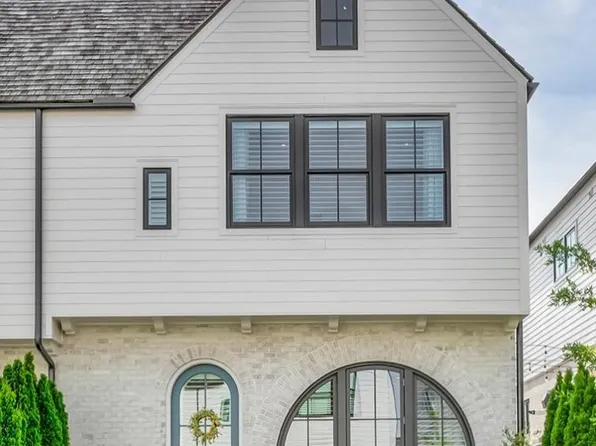 104 Graham Dr, Greenville, SC 29615