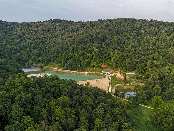 3rd image of 1000 Lazy Bee Ln