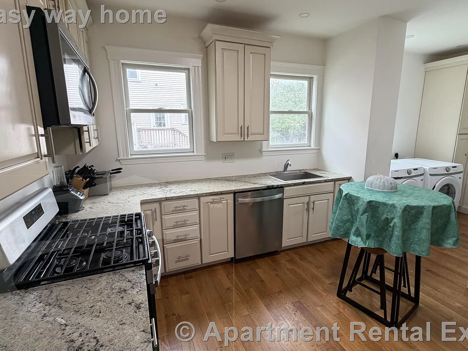 3 bed, 1500 sqft, $3,600 — Photo 2