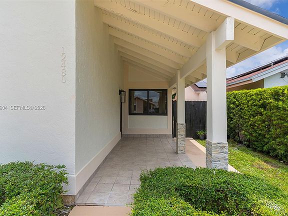 4th image of 12480 SW 9th St
