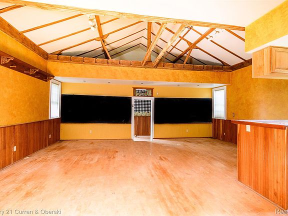 5th image of 3091 Blackman Rd