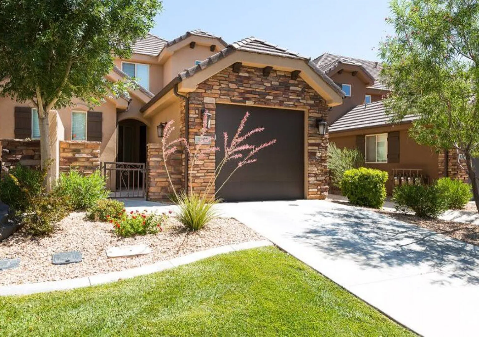 Southern Cactus Home w/ Pools and Spas — Photo 1