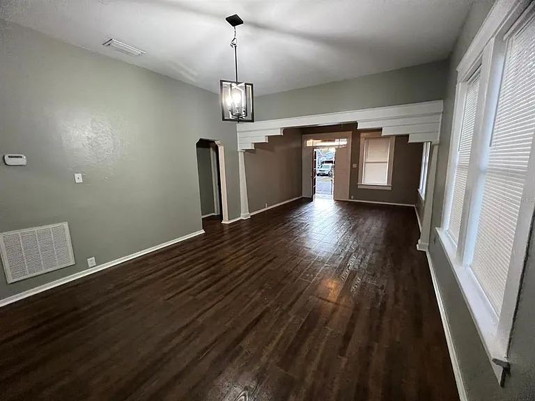 3021 Sanchez St — Photo 3