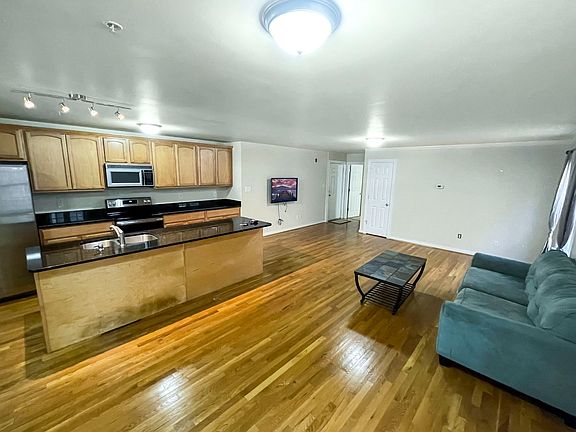 3rd image of 3219 Ellwood Ave APT A