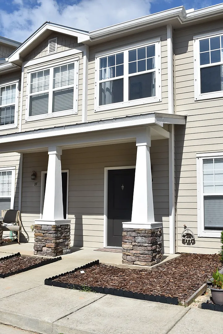 Well Maintained 2 Bedroom 2.5 Bath Townhouse in Verandas at Freeport — Photo 1