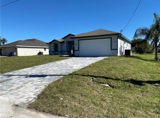 1012 Alaska Ave, Lehigh Acres, FL 33971