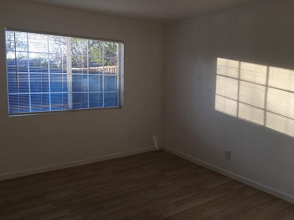 5th image of 1115 Carlton Ave #2