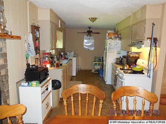 3rd image of 3051 Looxahoma Cir