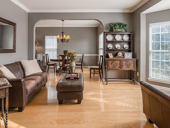 5th image of 3114 Traviston Dr