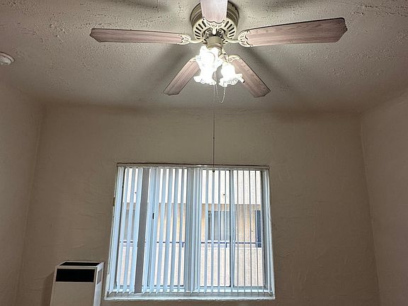 5th image of 4846 Rosewood Ave Unit 24