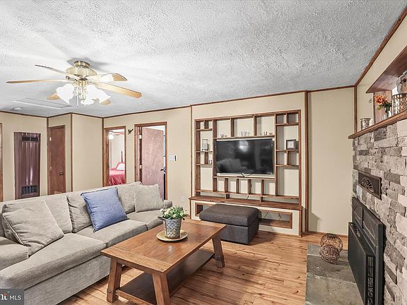 2nd image of 120 Timber Ln