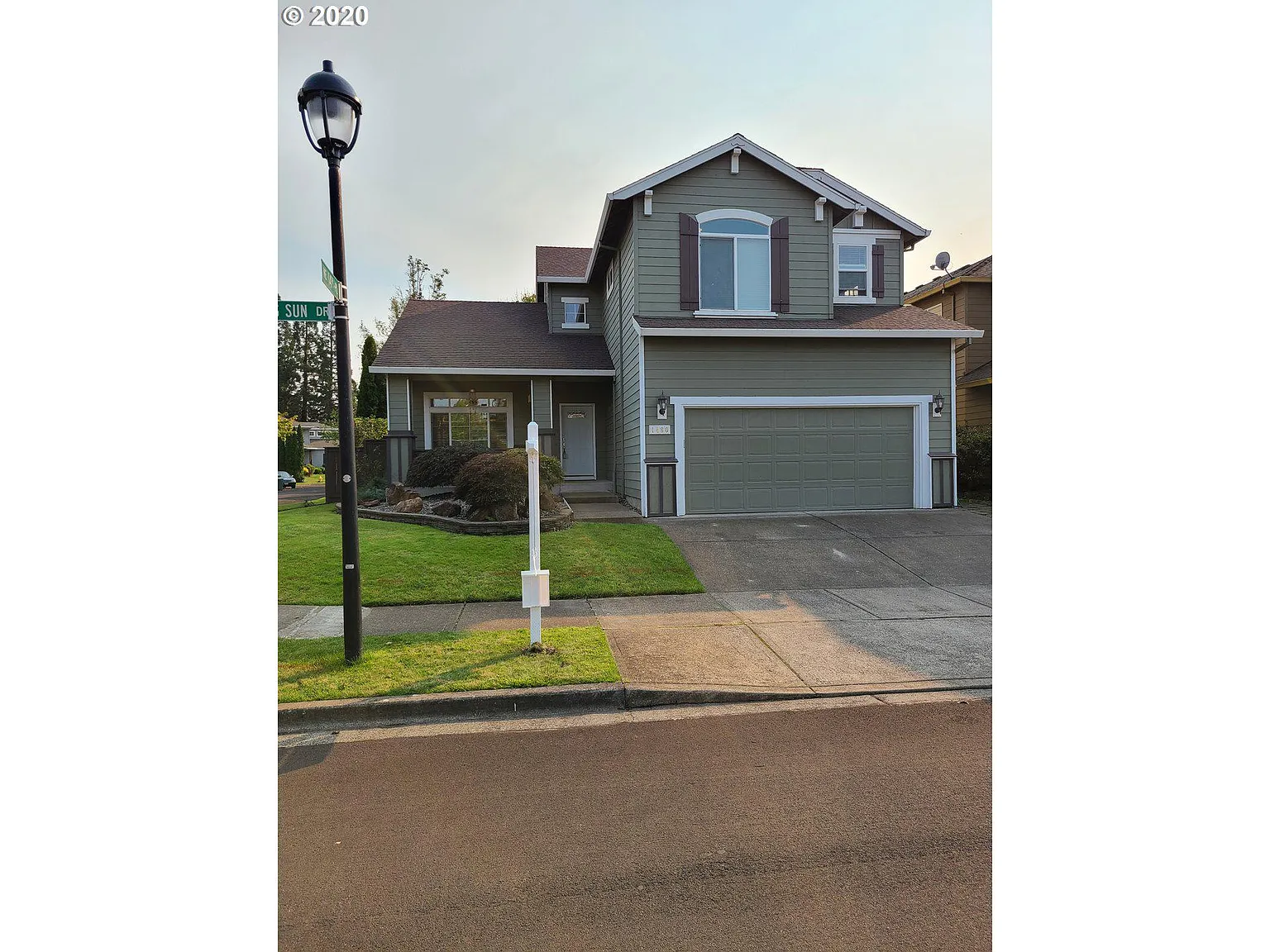 1480 NE Setting Sun Dr photo 1