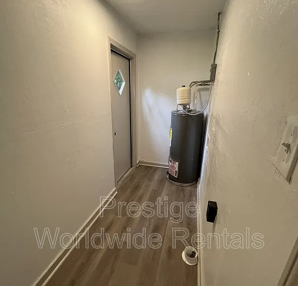 2104 Wellborn Dr — Photo 3